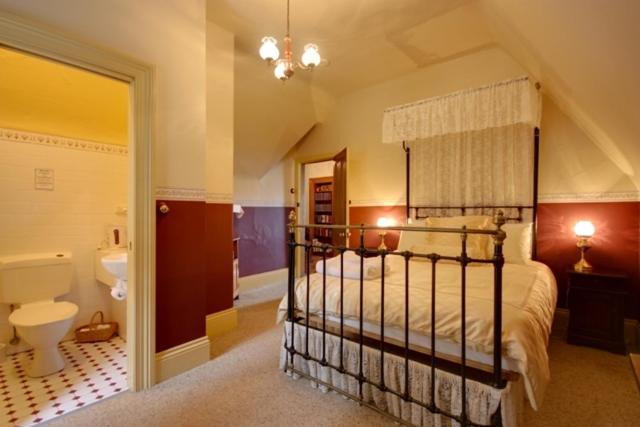 Westella Colonial B&B Accommodation Ulverstone Room photo